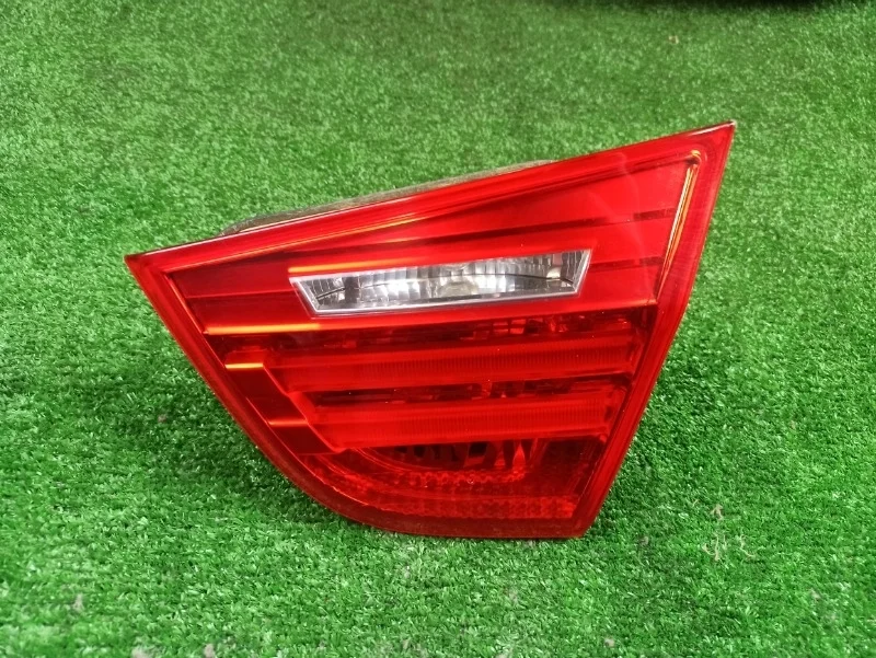 Фонарь в крышку багажника BMW E90