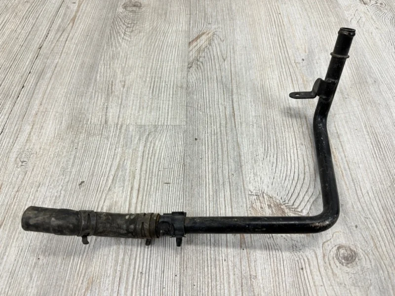 Трубопровод системы охлаждения VW Touareg 2003-2010 7L