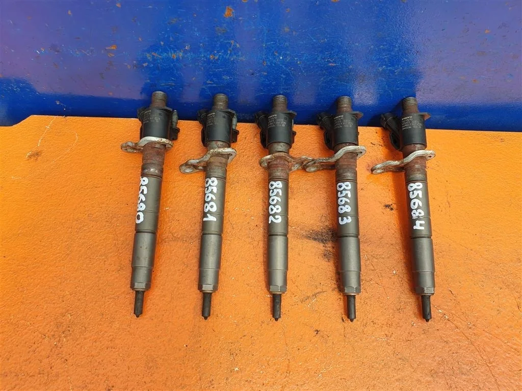 Форсунка Volvo XC60 XC70 S60 S80 V70 2,4 31272690