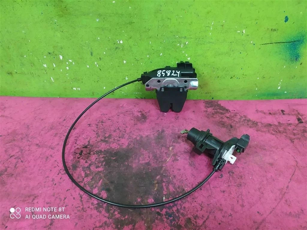 Замок багажника в сборе MB W212 W204 A2047500185