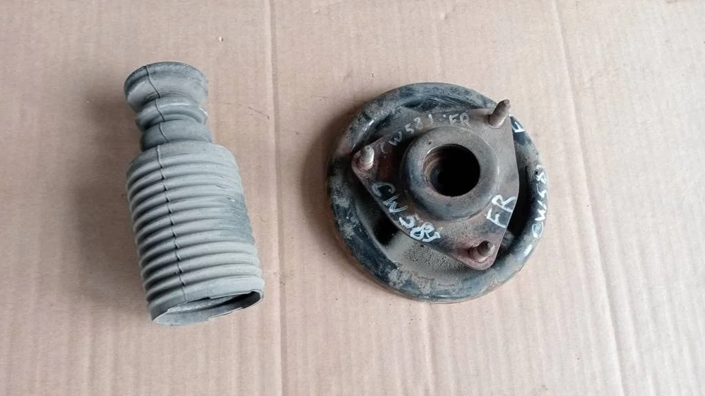 Б.у. чашка опорная MITSUBISHI OUTLANDER XL CW5W MITSUBISHI OUTLANDER XL CW5W