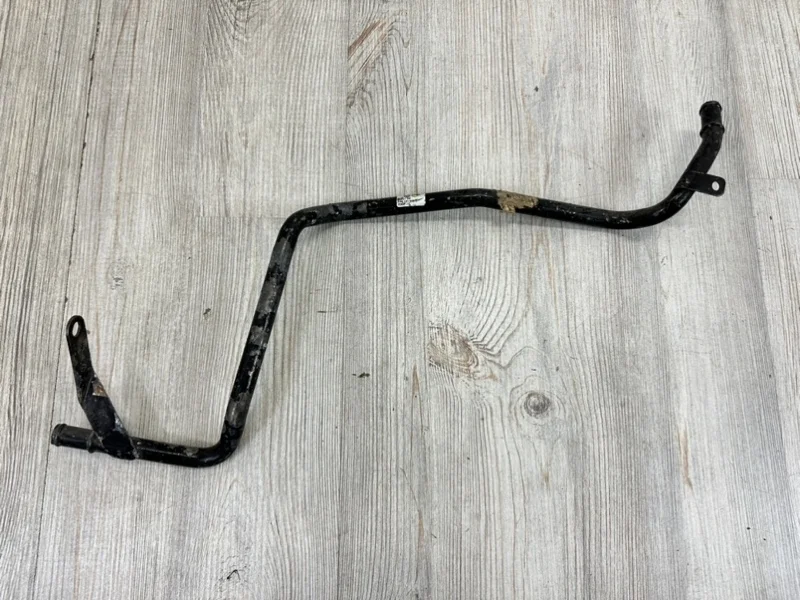 Трубка системы охлаждения VW Touareg 2 2010-2018 7P