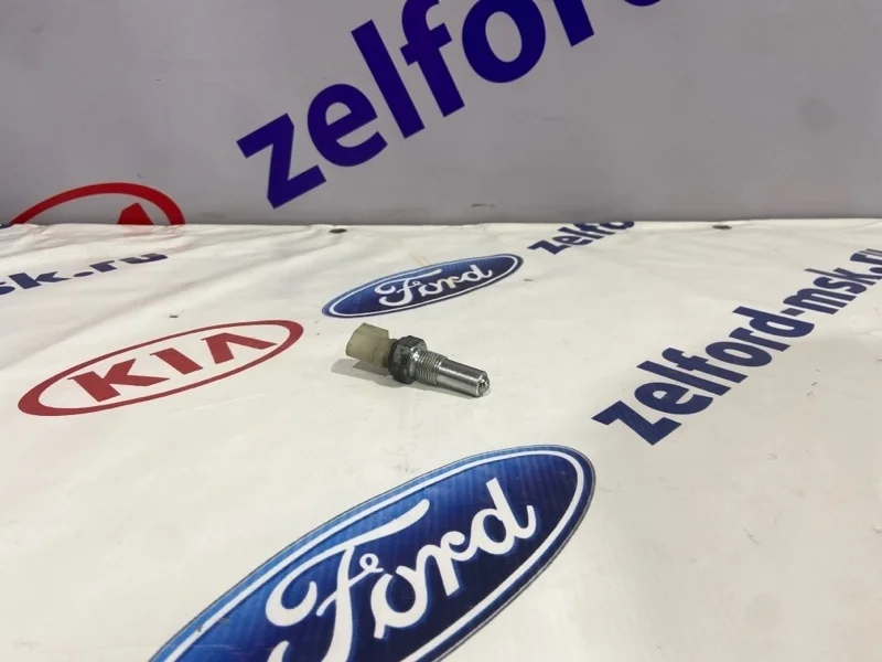Датчик включения заднего хода FORD Escape 2008г