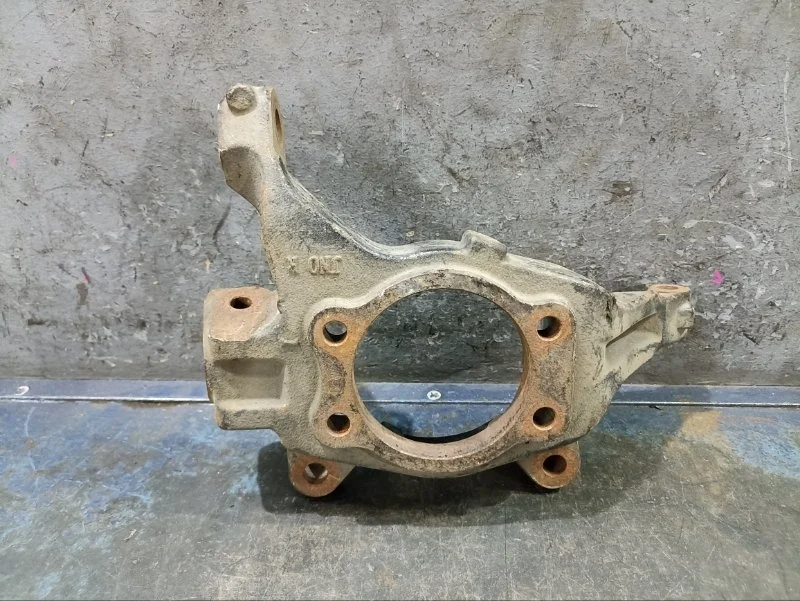 Кулак Nissan Teana J32