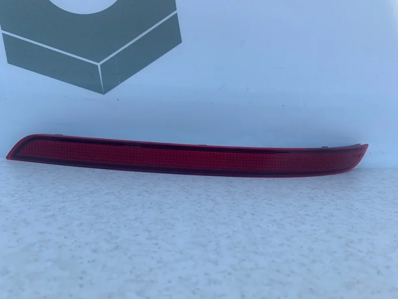 Отражатель в задний бампер правый Mercedes-benz ML W166