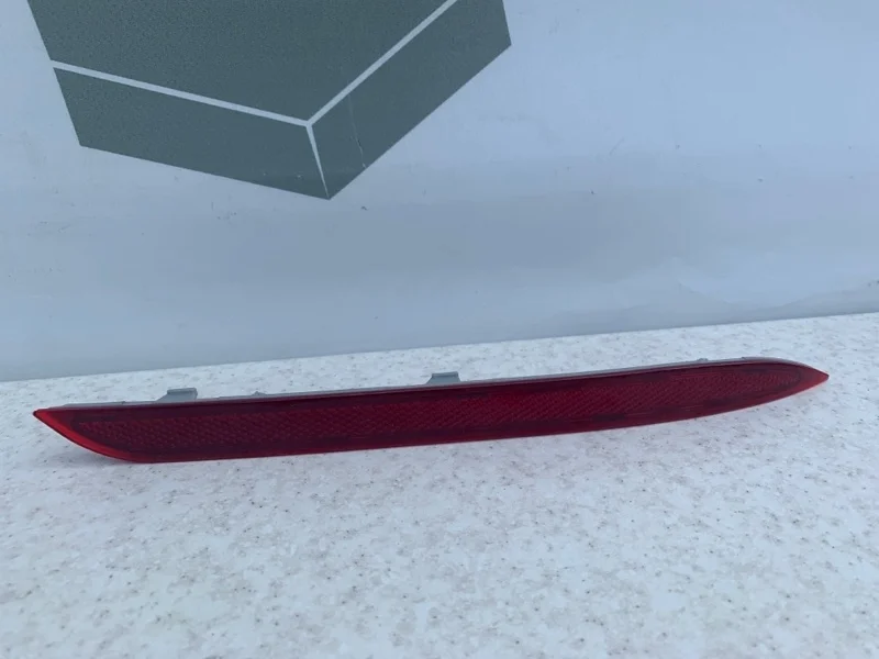 Отражатель в задний бампер правый Mercedes-benz W222