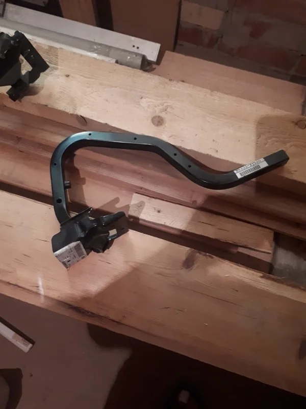 Петля двери багажника nissan MAXIMA 2004 A33