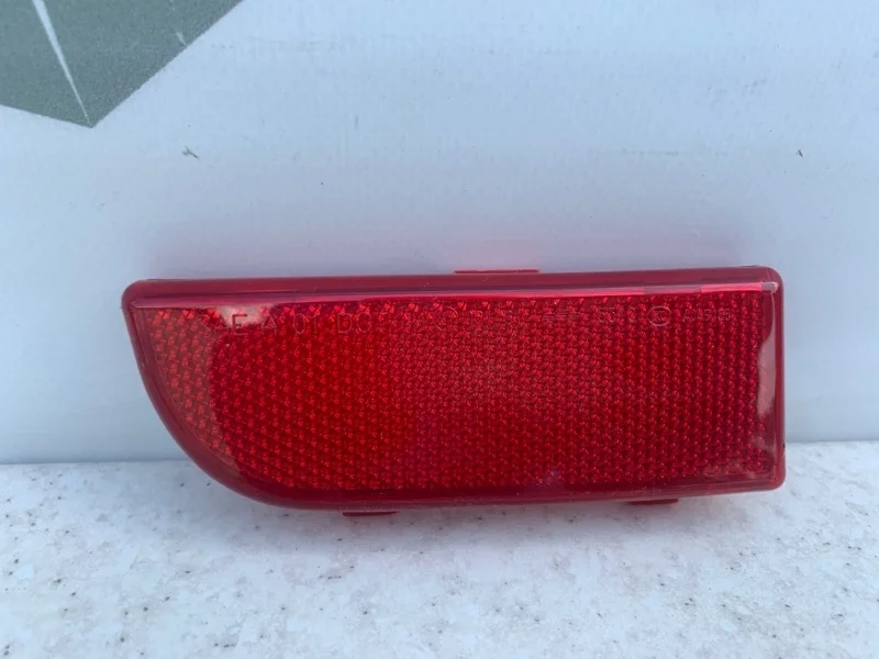 Отражатель в задний бампер левый Mercedes-benz Viano W639