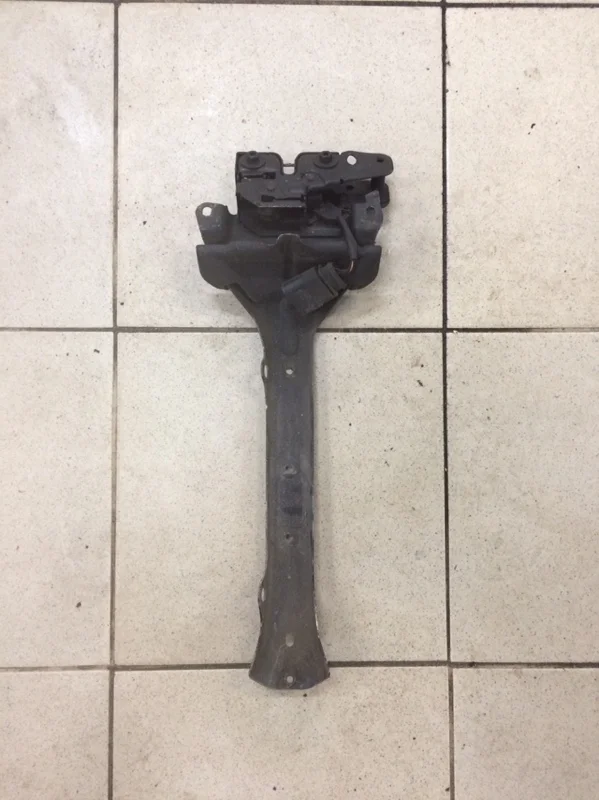 Кронштейн замка капота Porsche Сayenne 2005 955