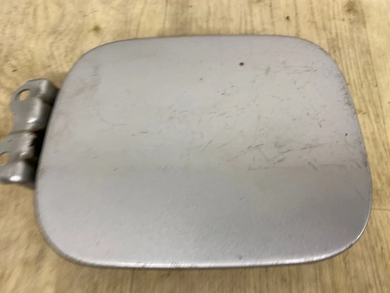 Лючок бензобака MITSUBISHI LANCER 9 2000 2001 2002 2003 2004 2005 2006 2007 2008 2009 2010 2011 5940A010 CS