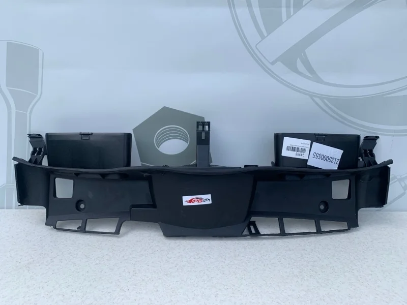 Воздуховод на передней панели Mercedes-benz W212