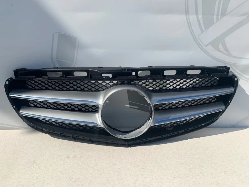 Решетка радиатора Mercedes-benz W212