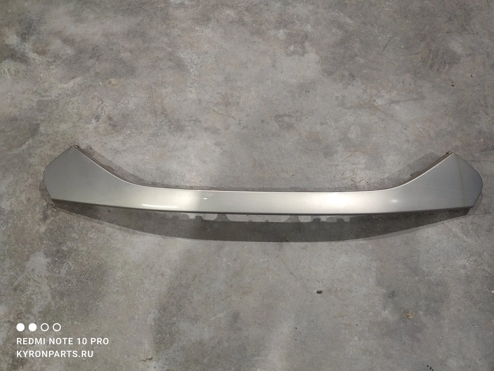 Молдинг решётки радиатора Hyundai IX35 2010 LM