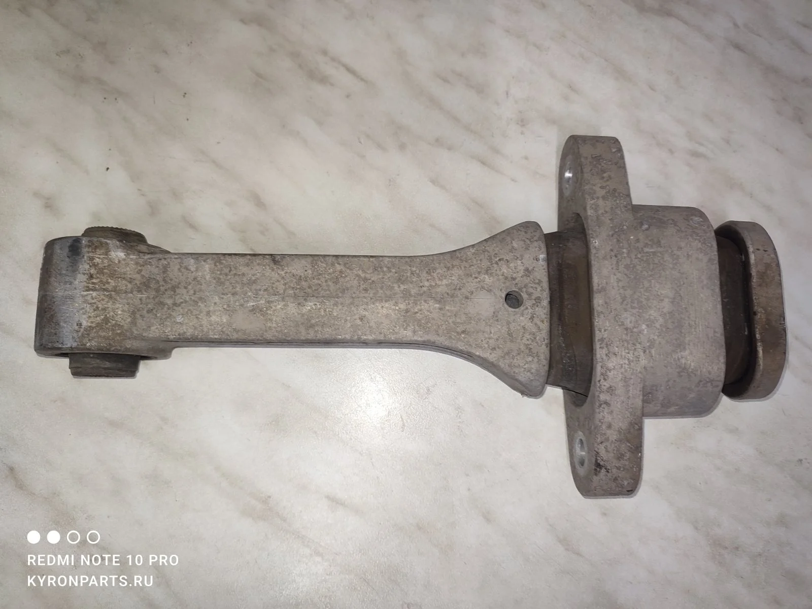 Подушка (опора) двигателя Hyundai IX35 2010 LM