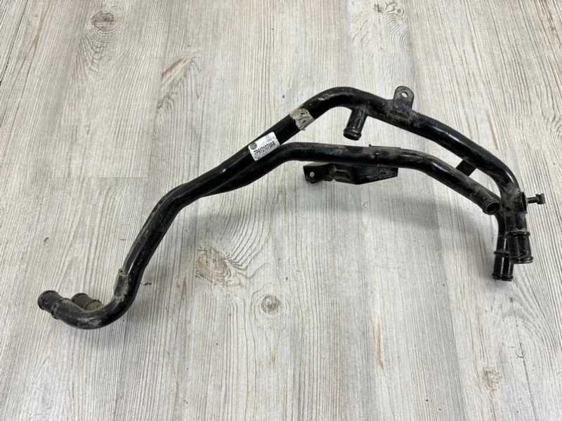 Трубопровод системы охлаждения VW Touareg 2 2010-2018 7P