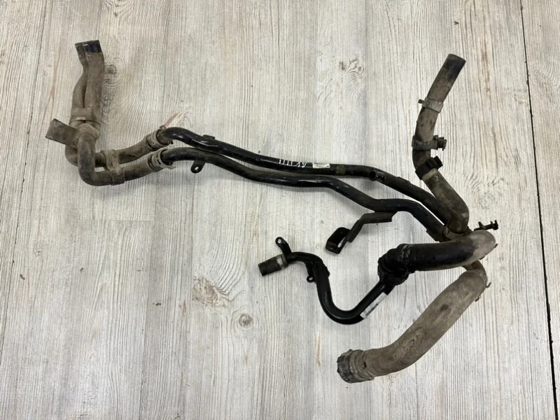 Трубопровод системы охлаждения VW Touareg 2 2010-2018 7P