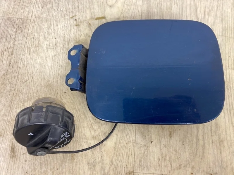 Лючок бензобака MITSUBISHI LANCER 9 2000 2001 2002 2003 2004 2005 2006 2007 2008 2009 2010 2011 5940A010 CS1A 4G13