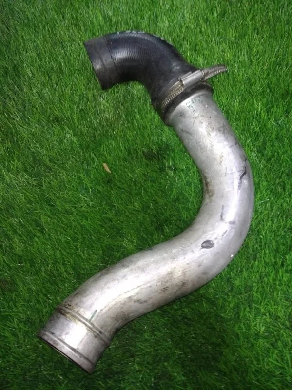 Воздуховод наддувочного воздуха BMW 525D E39