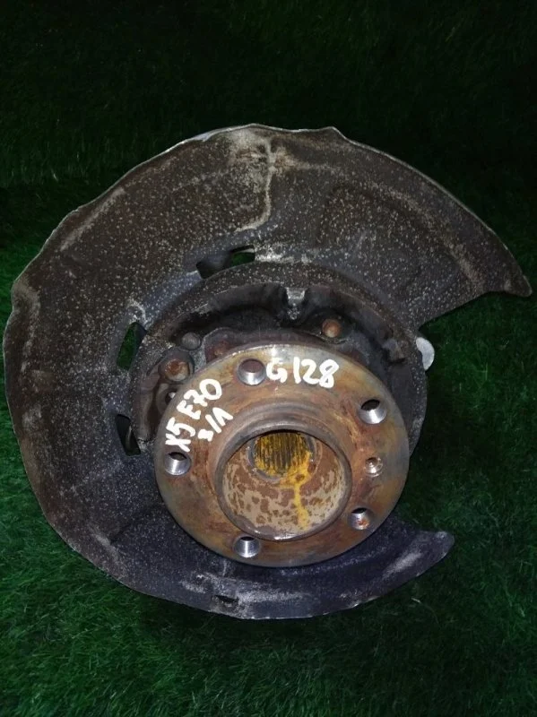 Кулак задний BMW X5 35iX 2012 E70