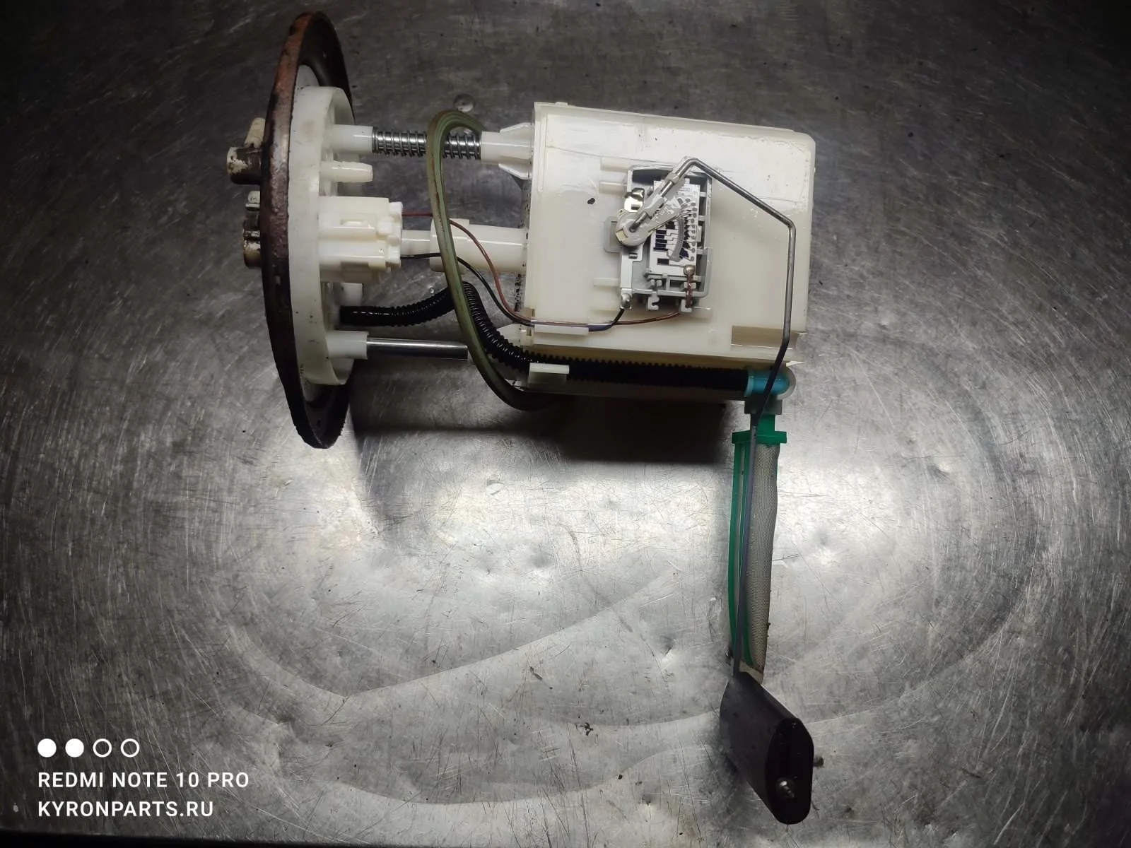 Датчик уровня топлива (топливозаборник) SsangYong Rexton 2009 Y250