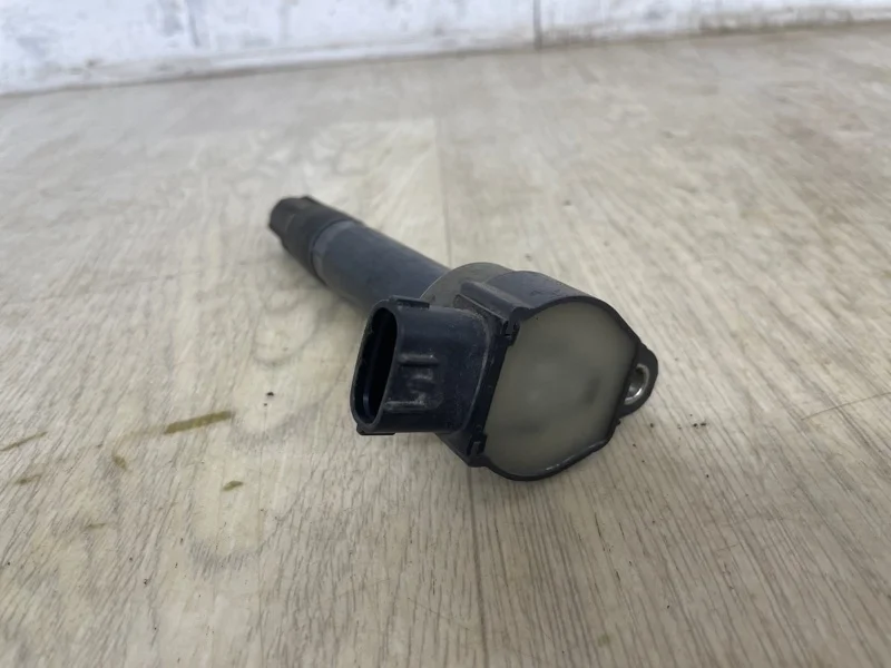 Катушка зажигания Mitsubishi Pajero 4 2006- 1832A026 V87W 4M41