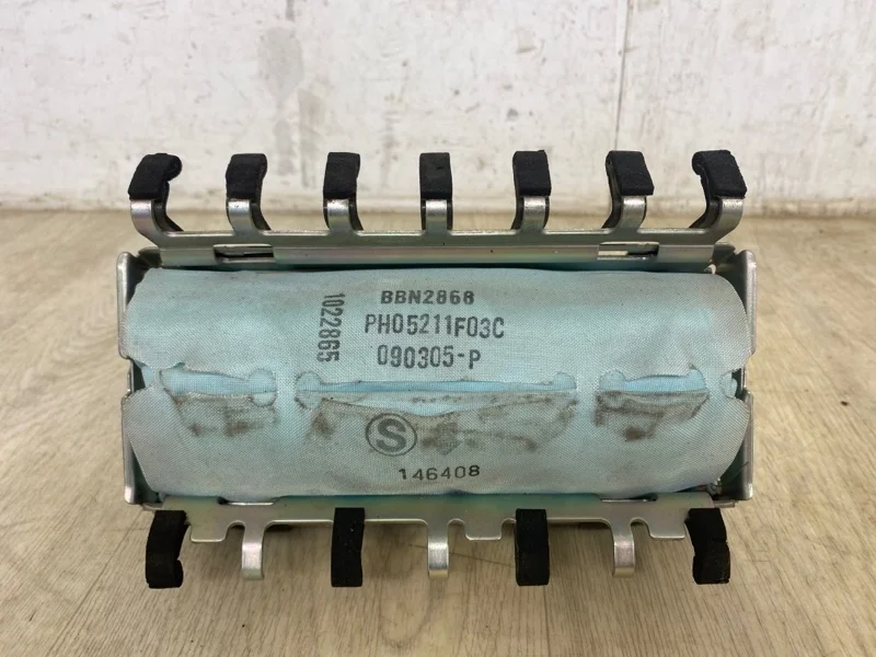 Аирбаг пассажирский Mitsubishi Pajero 4 2008 2009 2010 2011 2012 2013 2014 2015 2016 2017 2018 7030A836, передний правый