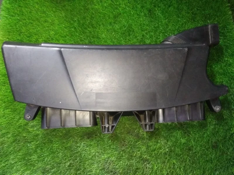 Кожух воздухозаборника BMW X3 .0i E83