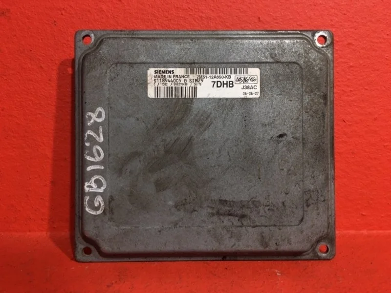 Блок управления ДВС Ford C-MAX 2007 1331018 1 1.6 HXDA