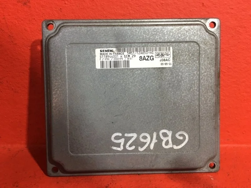 Блок управления ДВС Ford Focus 2 2008 1331018 2 1.6 HXDA