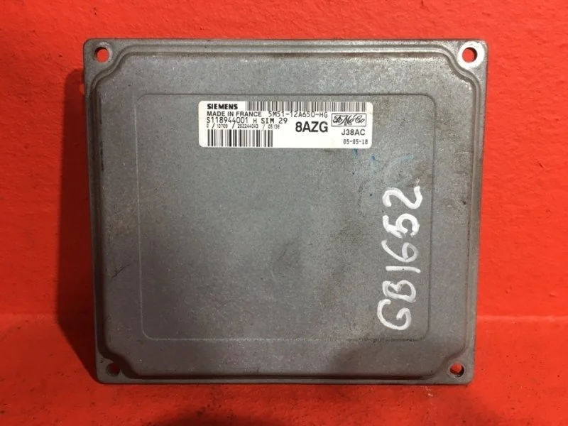 Блок управления ДВС Ford Focus 2 2008 1331018 2 1.6 HXDA