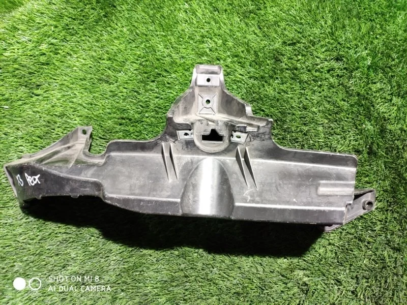 Кронштейн крепления фары BMW E83