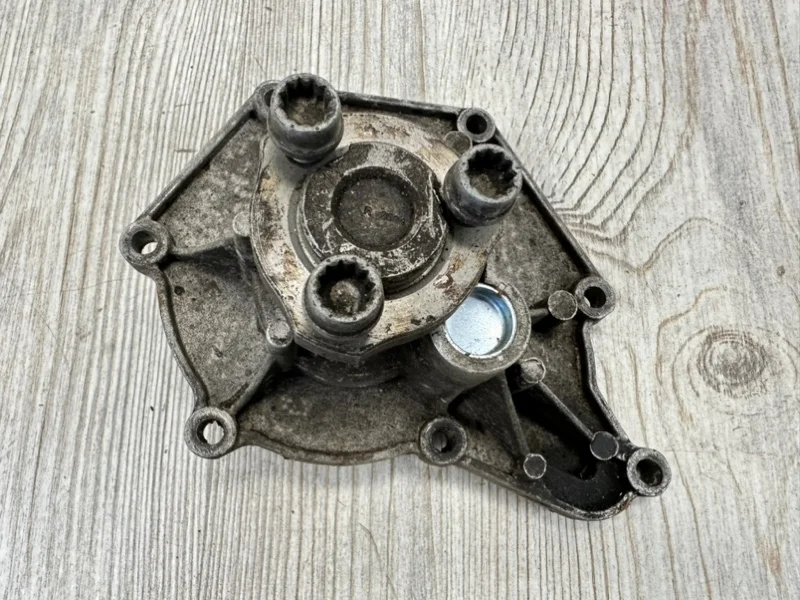 Помпа охлаждающей жидкости Audi Q7 2007-2015 4L