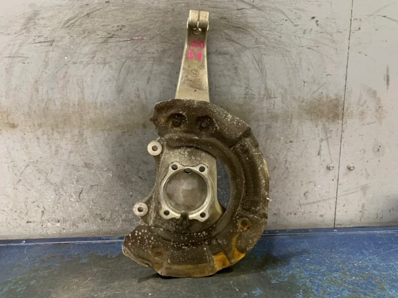 Кулак BMW 5 F10