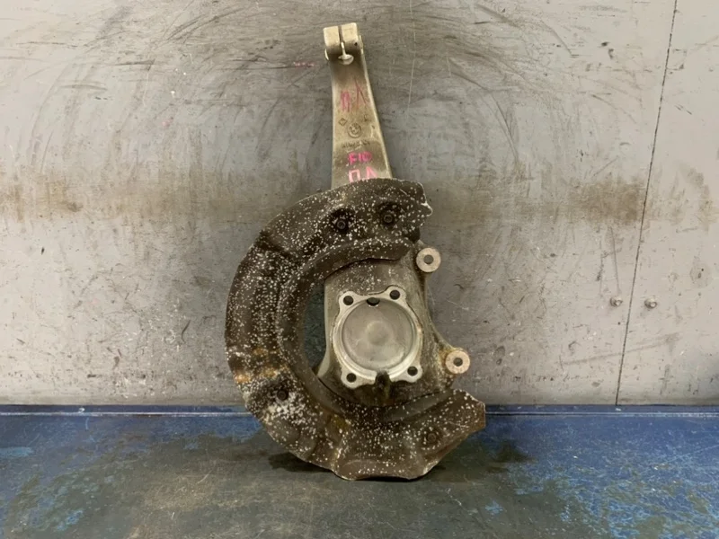 Кулак BMW 5 F10