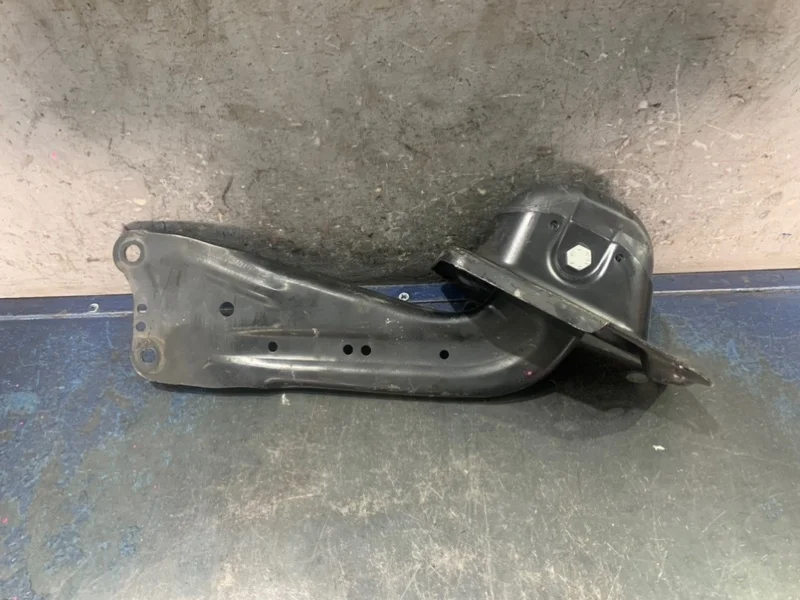 Рычаг продольный Volkswagen Golf 7