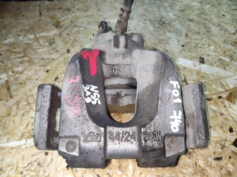 Суппорт тормозной BMW 740i 2013 F01