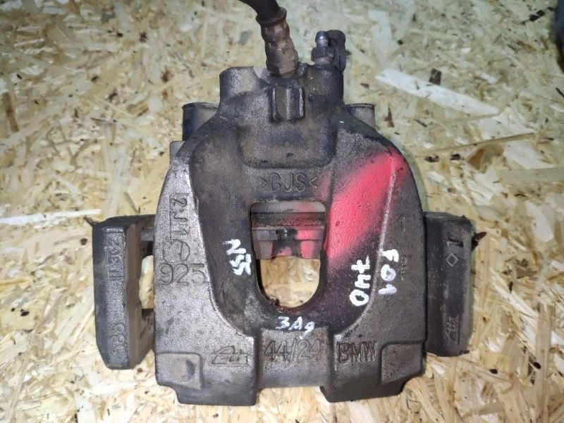 Суппорт тормозной BMW 740i 2013 F01
