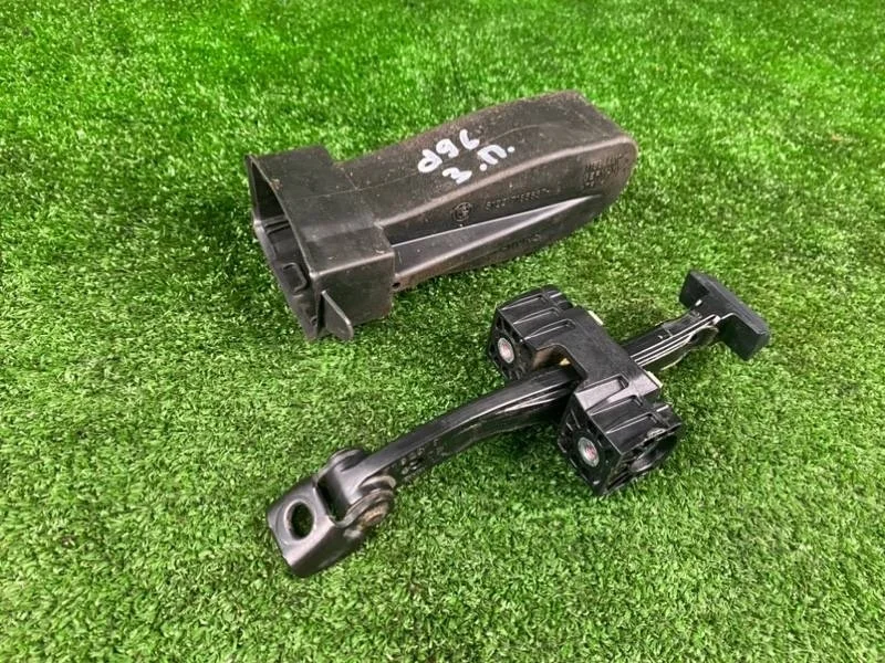 Ограничитель двери BMW F10