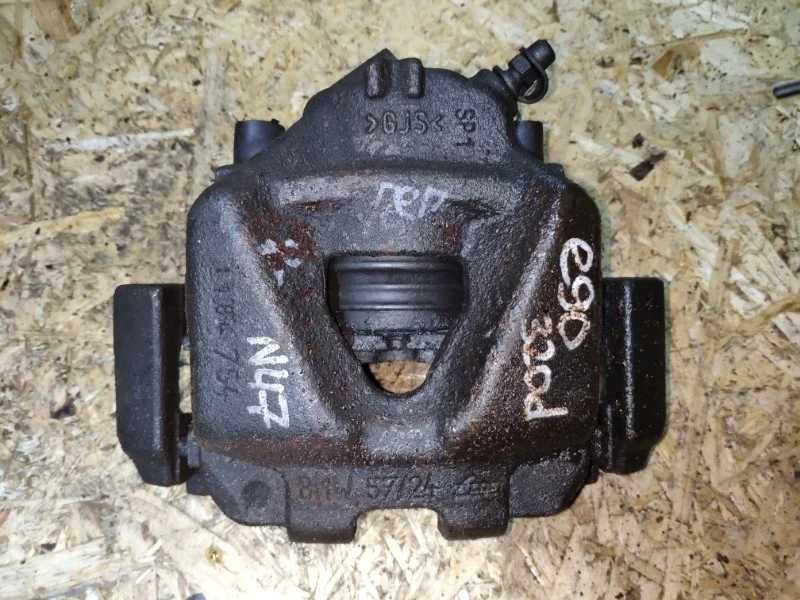 Суппорт тормозной BMW 320D E90