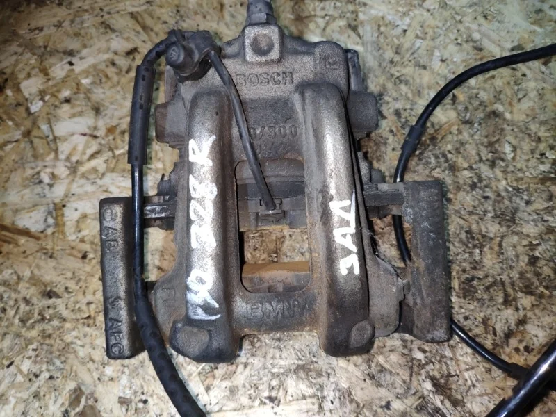 Суппорт тормозной BMW 328i F30