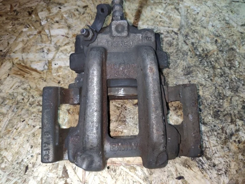 Суппорт тормозной BMW 328i F30
