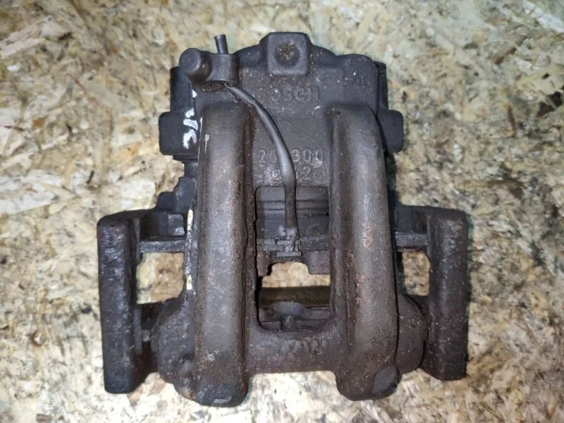 Суппорт тормозной BMW 328i F30