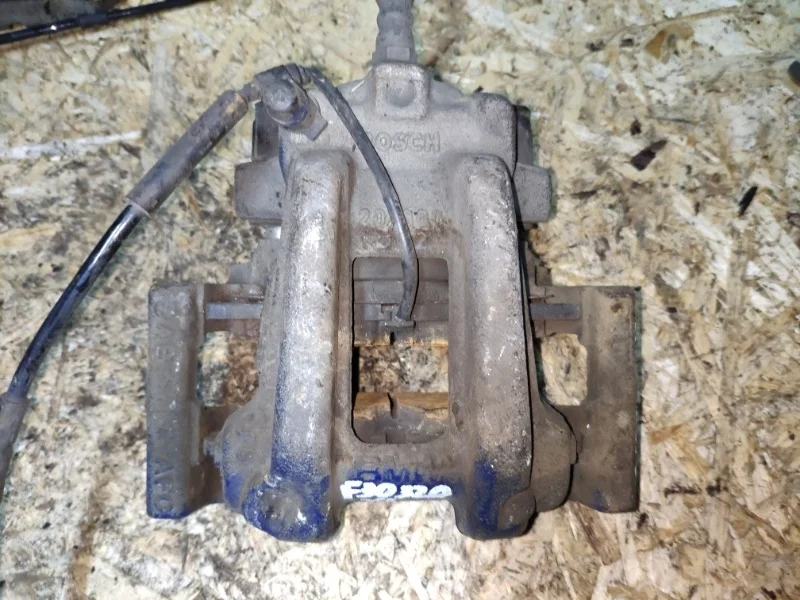 Суппорт тормозной BMW 328i F30