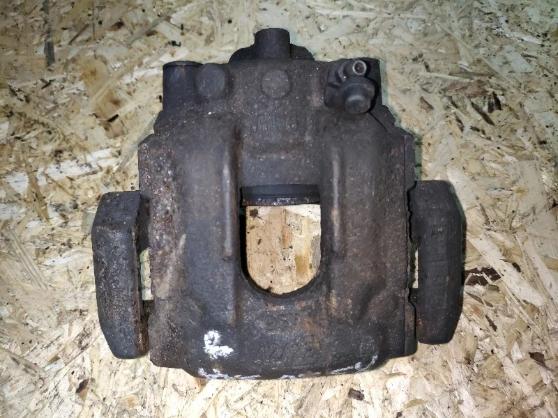 Суппорт тормозной BMW X3 .0i E83