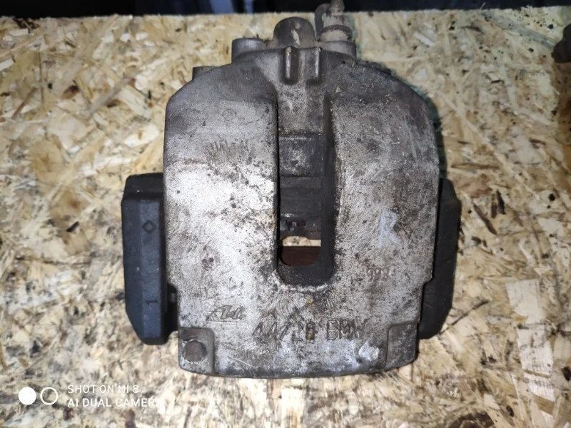 Суппорт тормозной BMW X5 3.0si E70