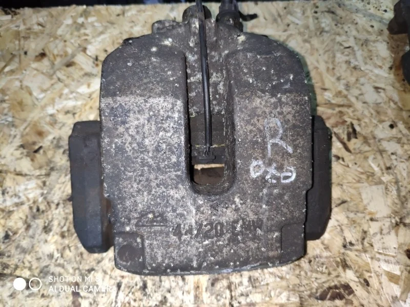 Суппорт тормозной BMW X5 3.0D E70