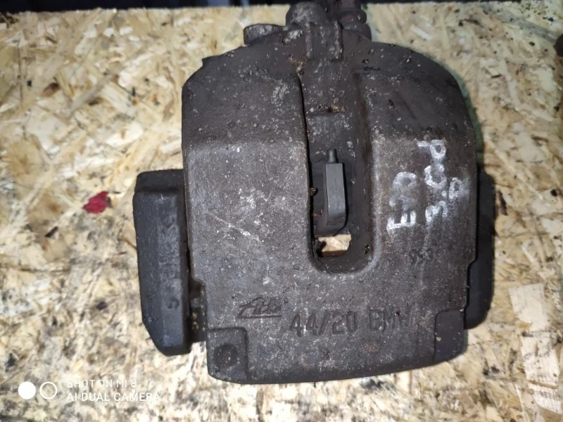 Суппорт тормозной BMW X5 3.0D E70