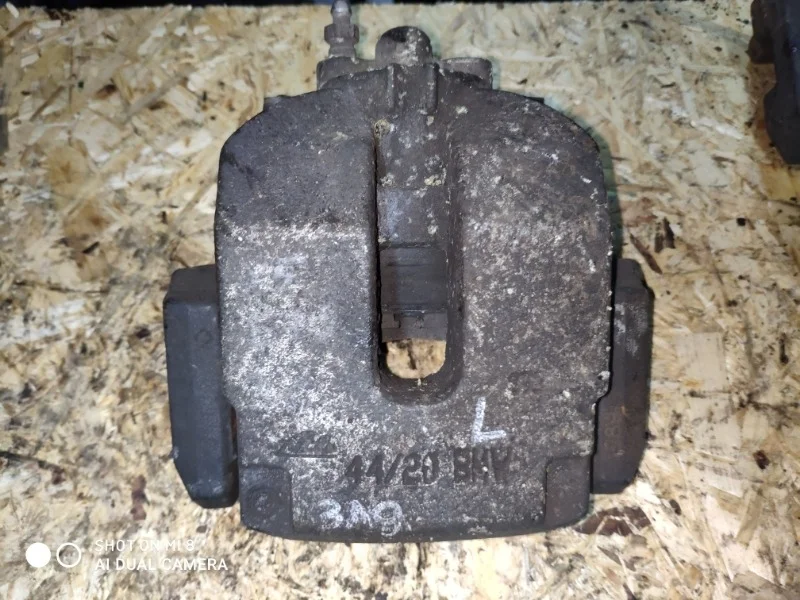 Суппорт тормозной BMW X5 3.0D E70