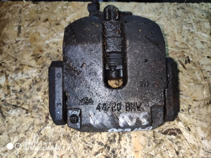 Суппорт тормозной BMW X5 3.0D E70