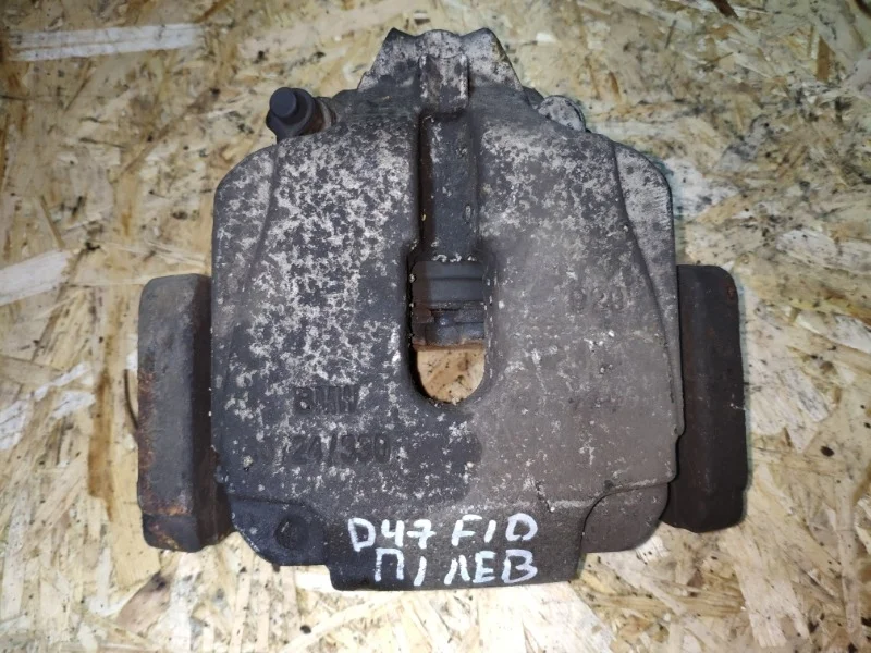 Суппорт тормозной BMW 520D 2010 F10